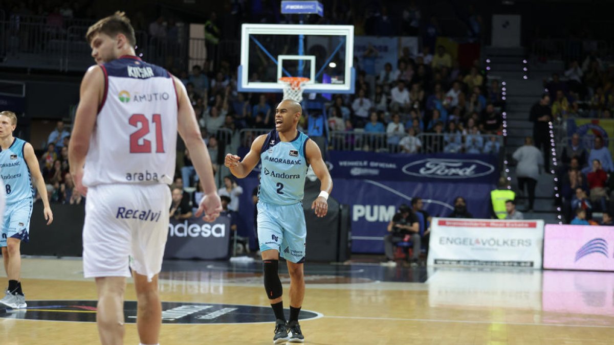 Starks, en un duel al Poliesportiu.