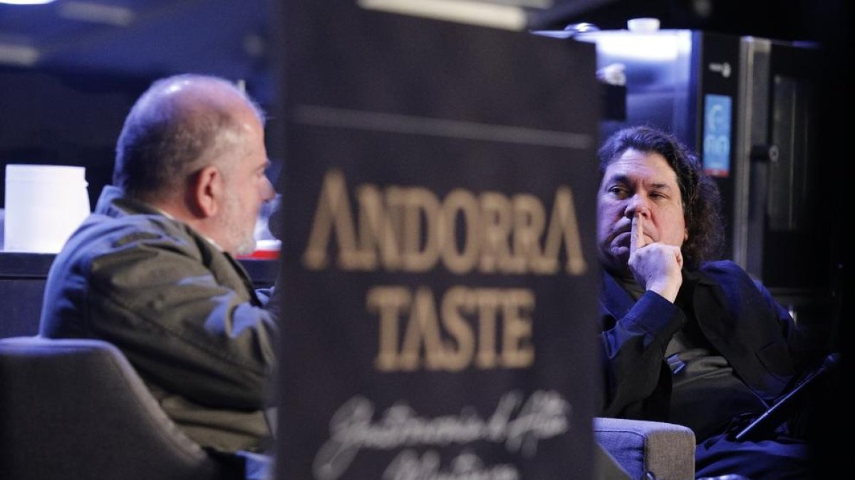 L'Andorra Taste fa entrega d'un guardó a Gastón Acurio