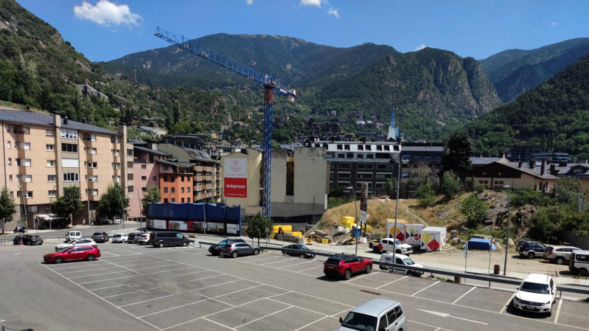 Els terrenys del pàrquing actual.