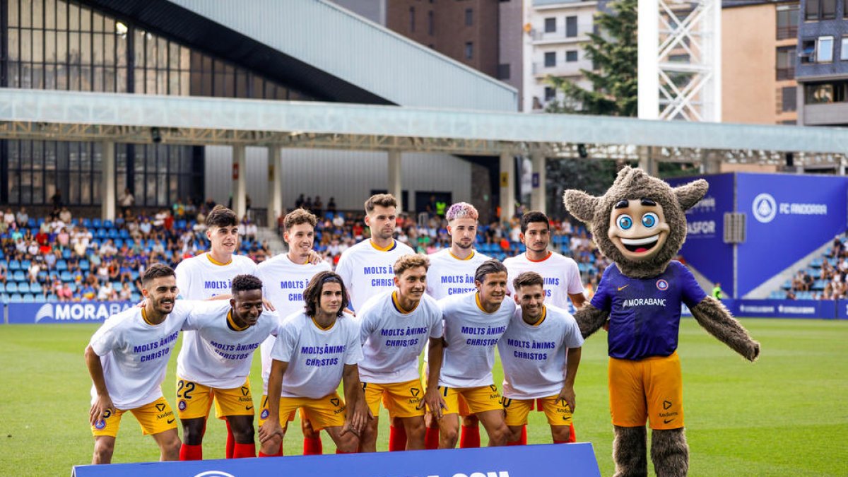 L'equip de l'FC Andorra, en un duel d'aquesta temporada.