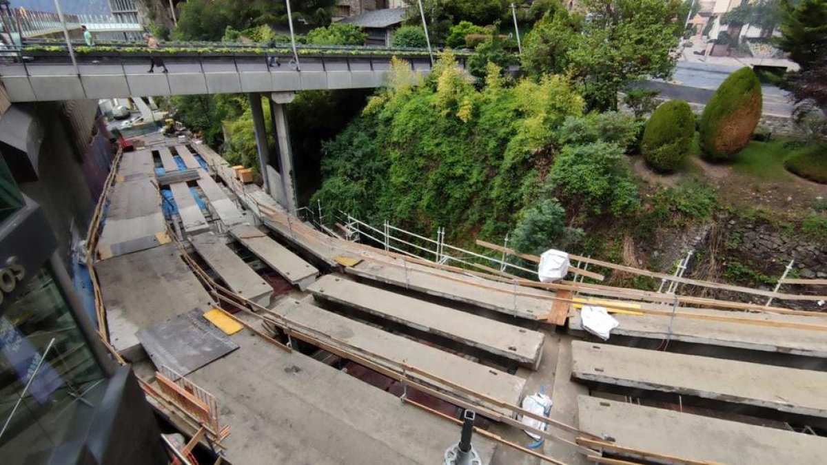 El viaducte de Doctor Vilanova té danyades les bigues