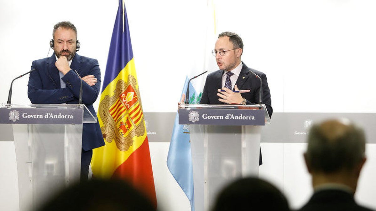 Espot i Beccari en roda de premsa.