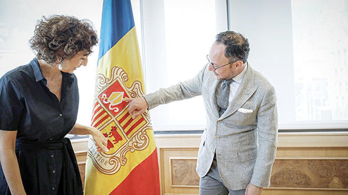 La directora de la Unesco i el cap de Govern
