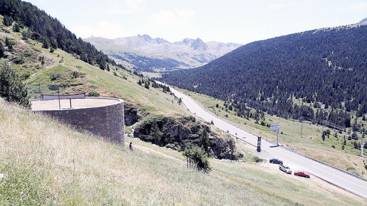 El dipòsit d'aigua potable d'Envalira, a Canillo.