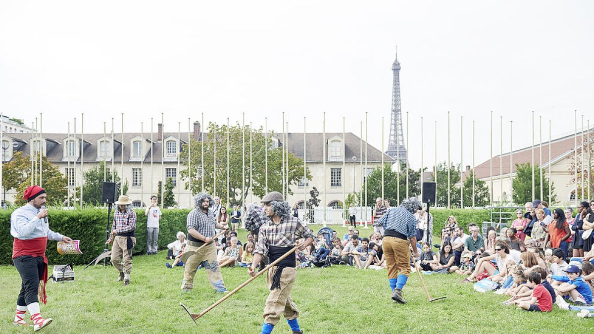 'El ball de l'Ossa' es va presentar ahir a París.