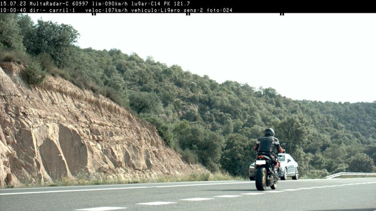 Un motorista amb matrícula andorrana circulant a 187 km/h a la C-14, a Oliola