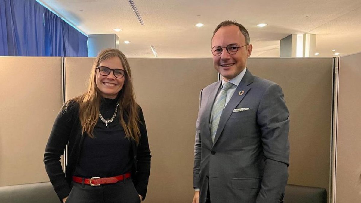 Espot reunit amb la primera ministra d'Islàndia, Katrin Jacobsdóttir
