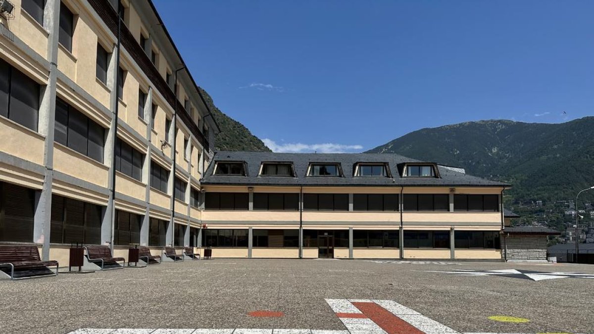 Pati del col·legi sant Ermengol