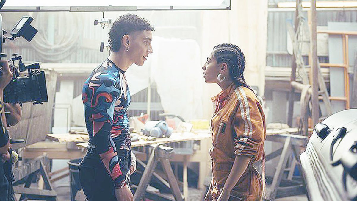 Mina El Hammani se suma al catàleg d'actors.