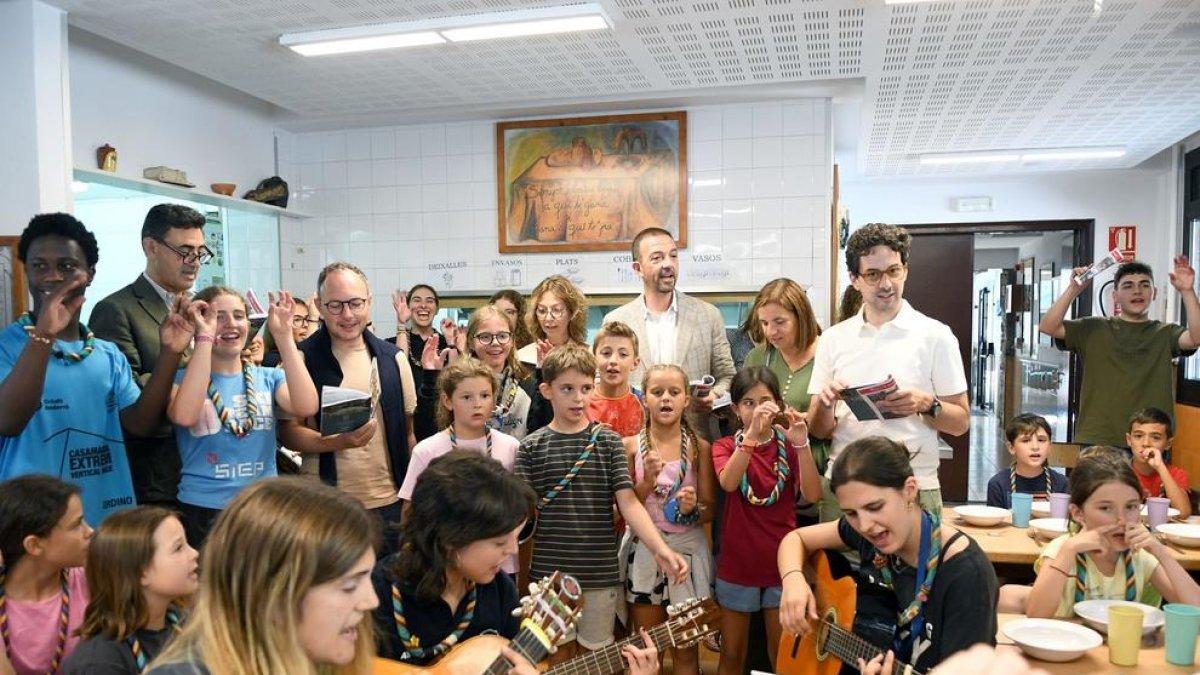Xavier Espot acompanyat dels ministres Torres, Ferré, Marín i Casal avui a Aina