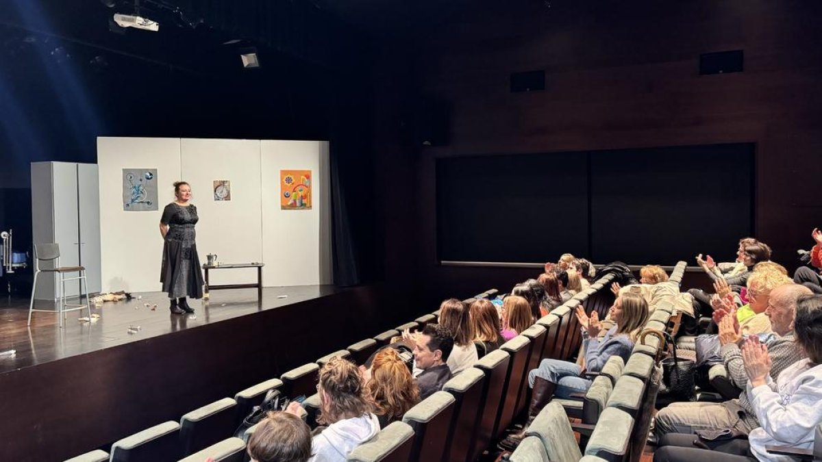 L'ADA enceta la campanya pel Dia contra la violència envers les dones