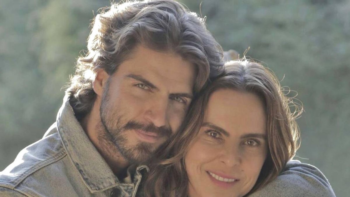 La sèrie és protagonitzada per Maxi Iglesias i Kate del Castillo.