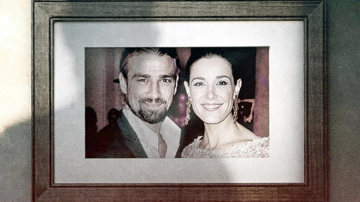 Imatge promocional de la docusèrie, amb Biondo i Sánchez Silva.