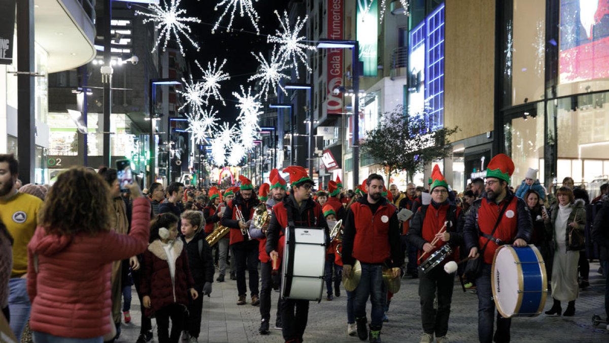 Cercavila de la banda de l'institut de música d'Andorra la Vella