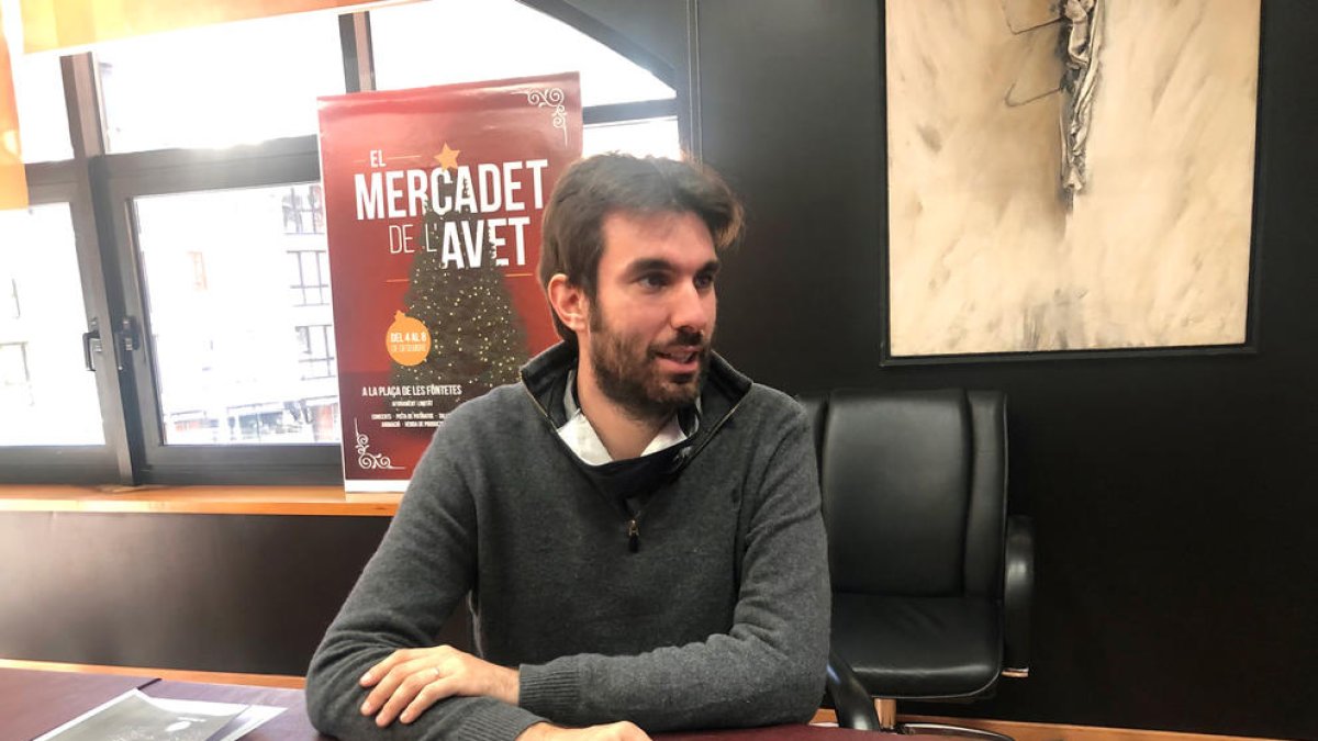 Guillem Forné durant un acte al comú.