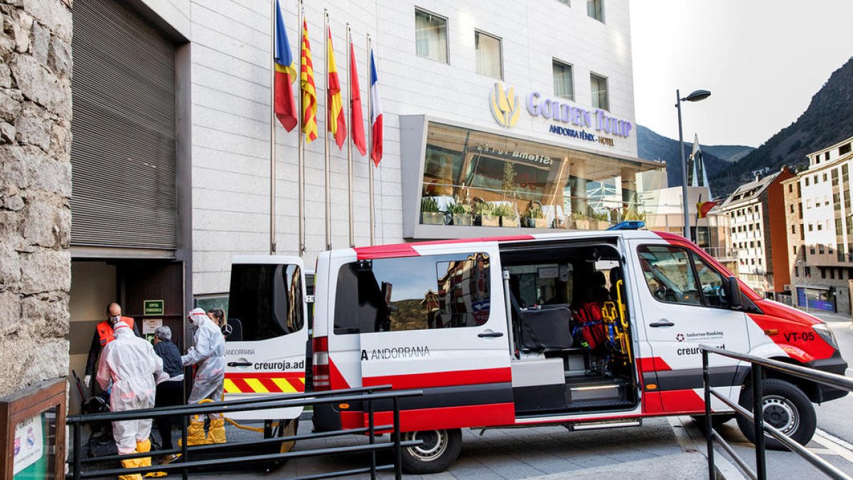 L'Hotel Fènix, on es van aïllar els padrins afectats per la Covid-19.