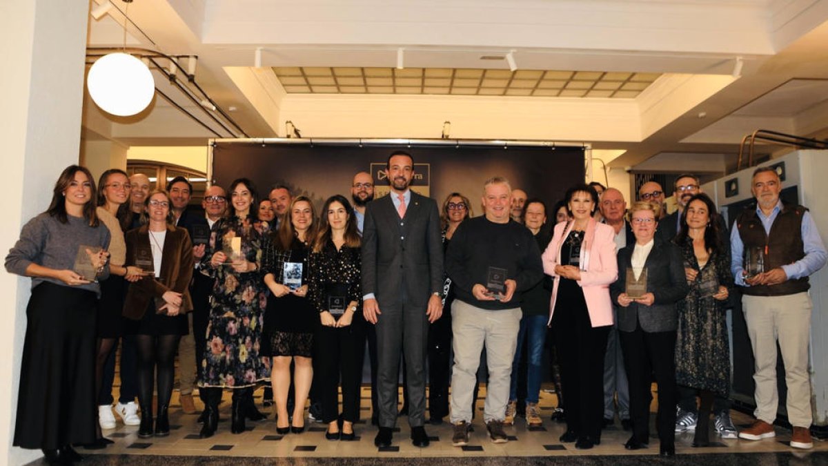 Els membres que van rebre la placa.