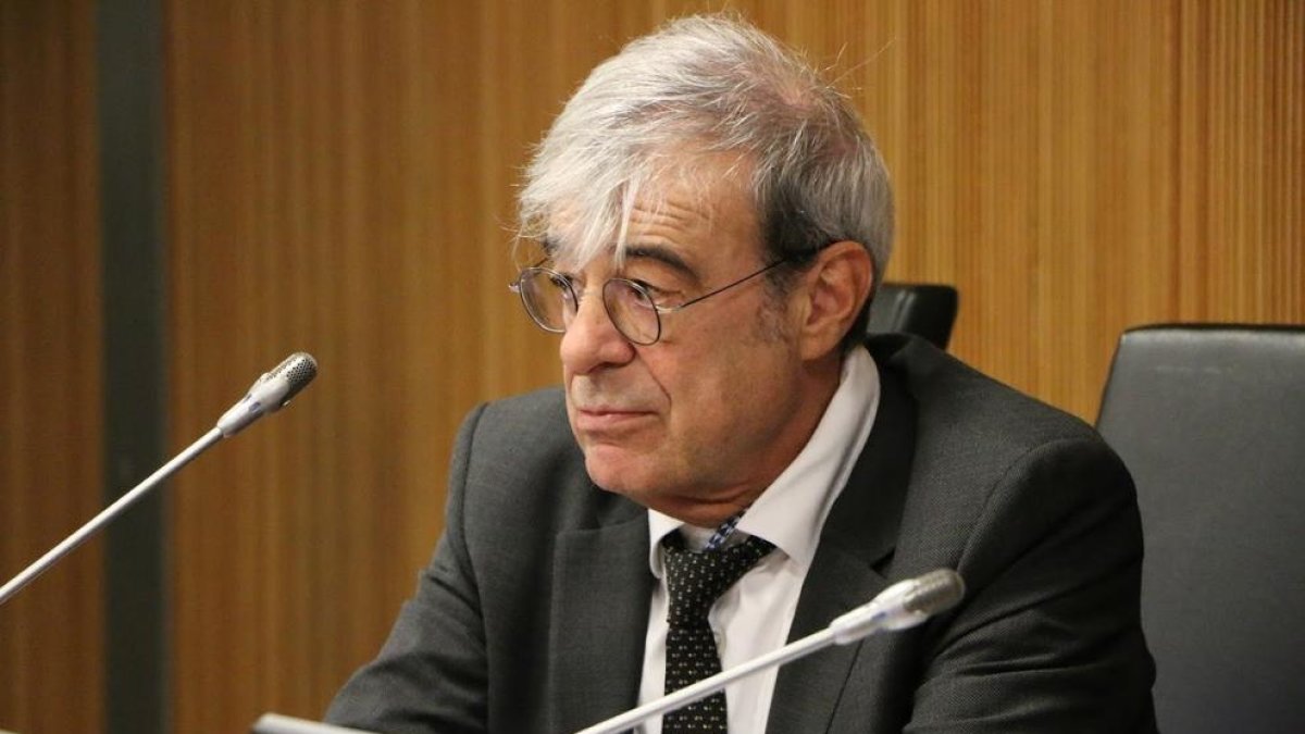 Compareixença de Ladislau Baró, ministre d'Afers Institucionals, Educació i Universitats, davant la Comissió Legislativa de Justícia, Interior i Afers Institucionals.