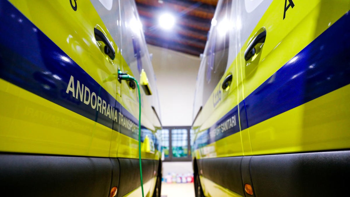 Ambulàncies de la UTE concessionària del transport sanitari.