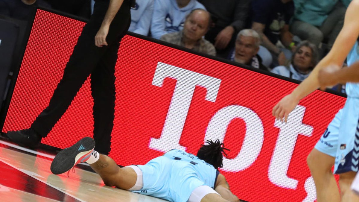 Stan Okoye estarà alguna setmana de baixa.