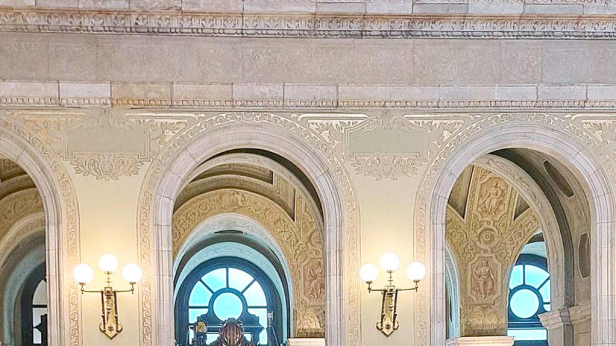 Mendoza amb diputades del Parlament català.