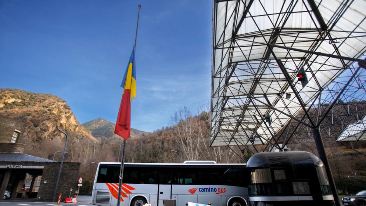 Camino Bus assumeix ara tot el servei a la línia.