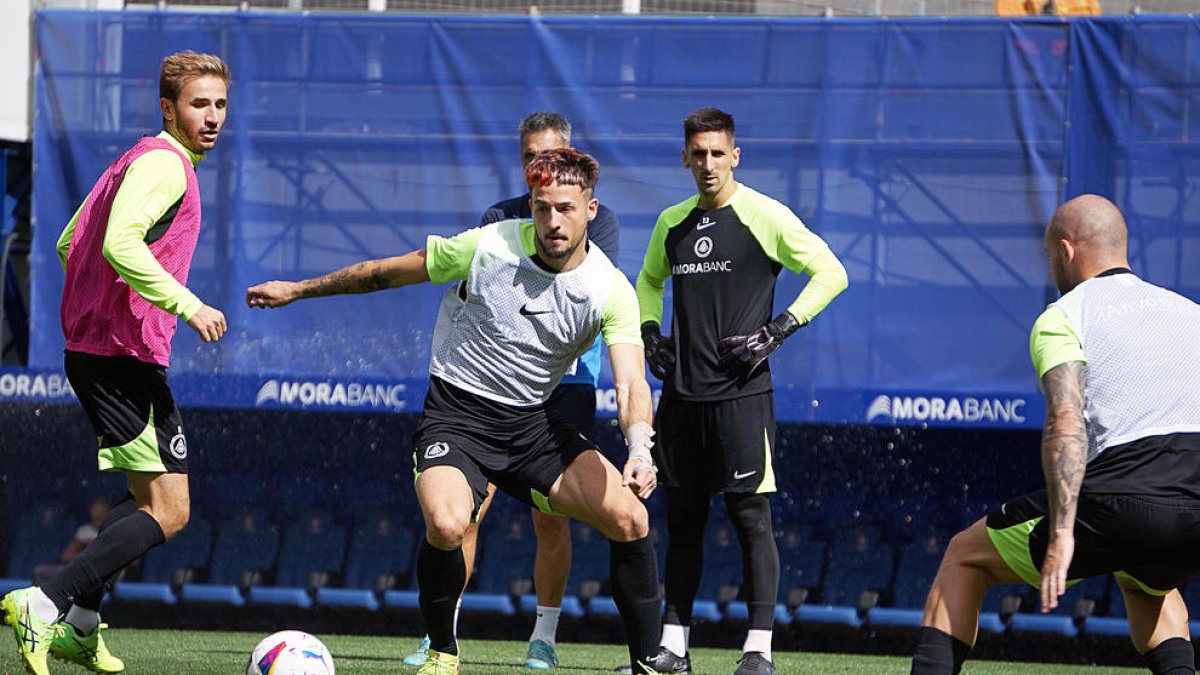 L'FC Andorra s'enfronta avui a l'Sporting a casa.