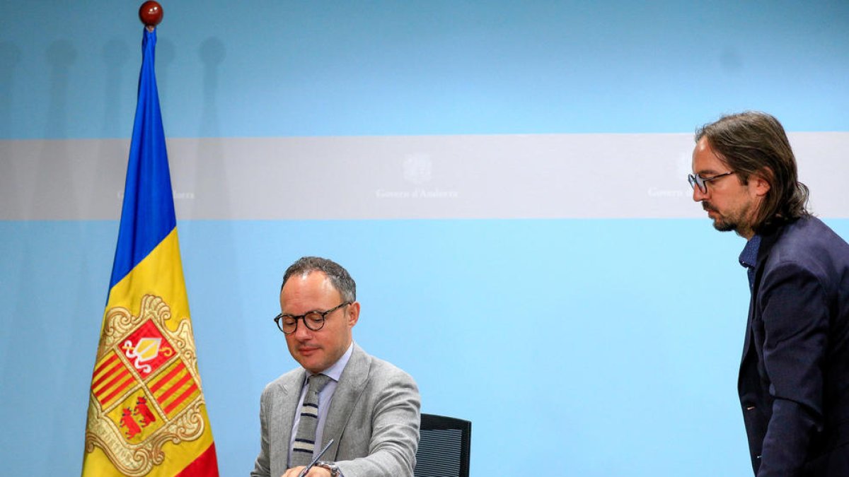 El cap de Govern, Xavier Espot, i el secretari d'Estat per a les Relacions amb la Unió Europea, Landry Riba.