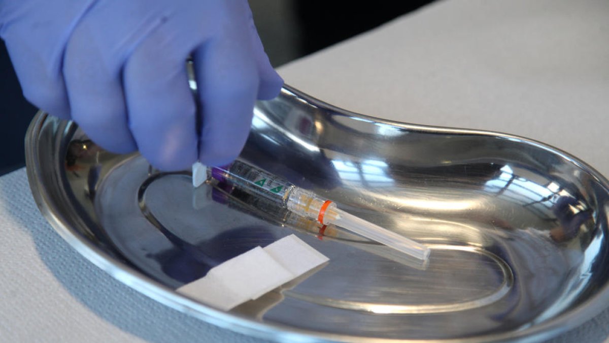 La vacunació és una de les vies per combatre la grip