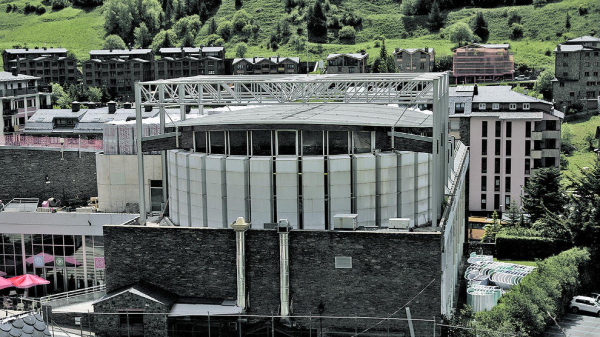 Exterior del Palau de Gel.