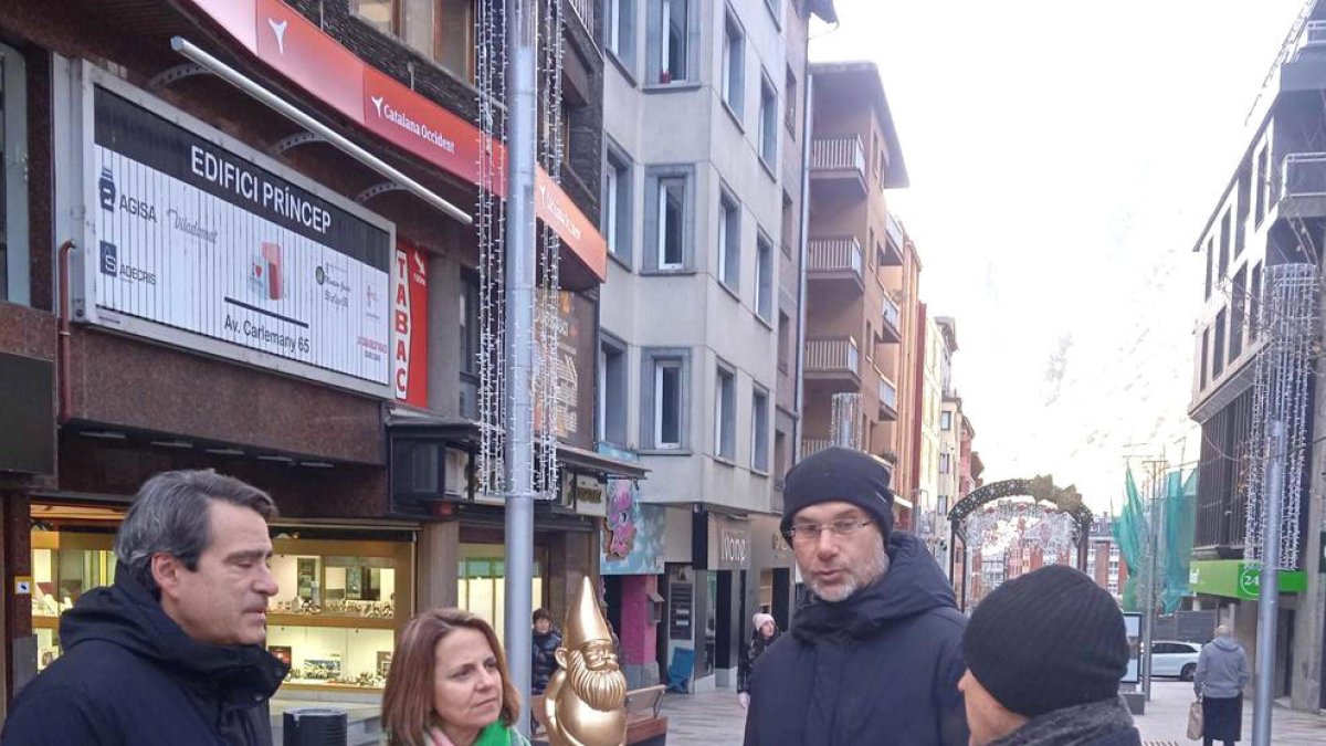 Els candidats de Consens, ahir a Carlemany.