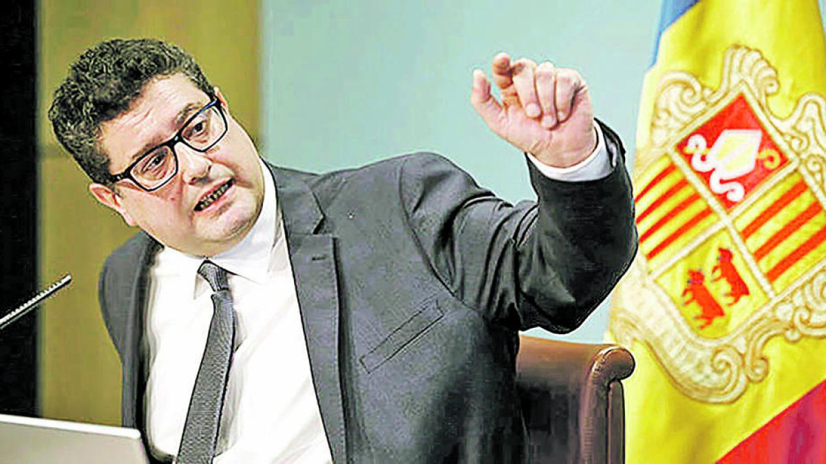 El cap de la Uifand, Carles Fiñana, en una roda de premsa.