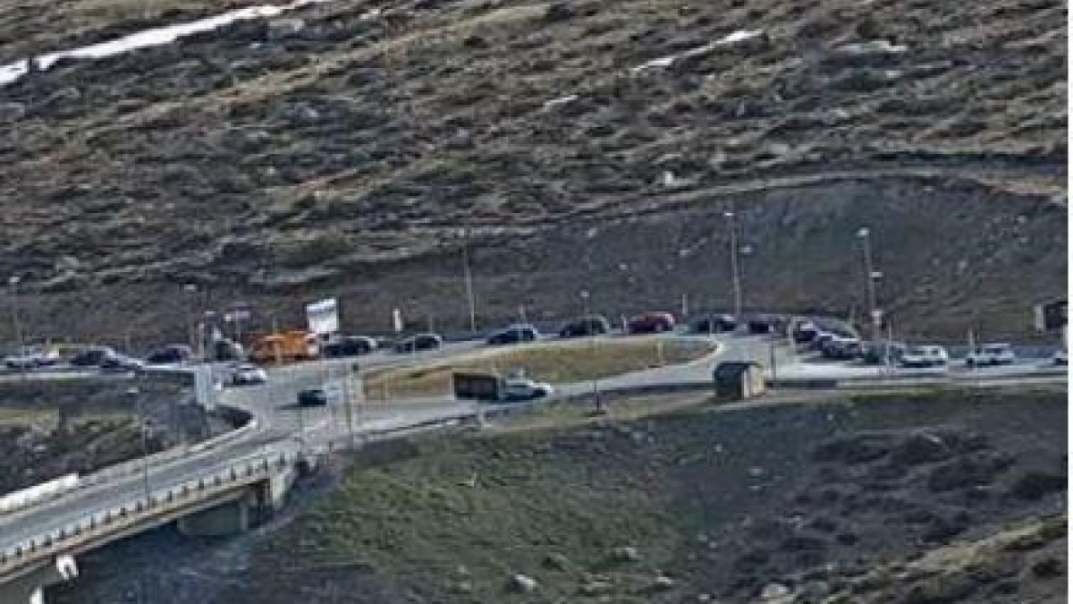 Retencions de vehicles de sortida a l'RN-22 pel Pas