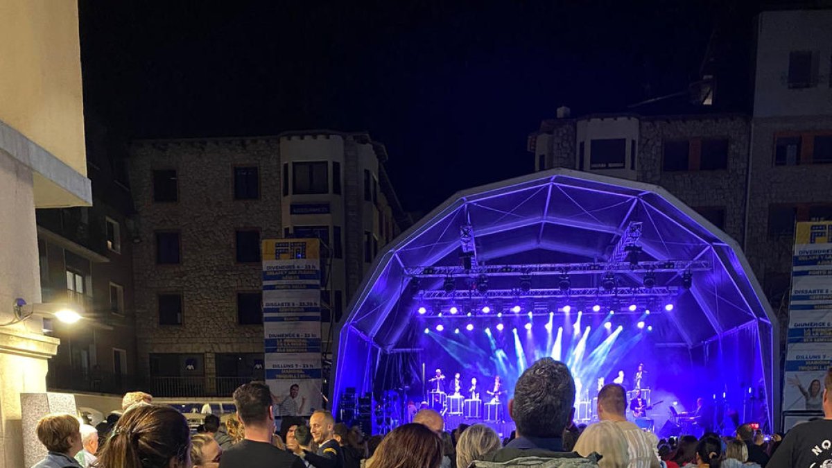 Voluntàries al punt lila d'Andorra la Vella.