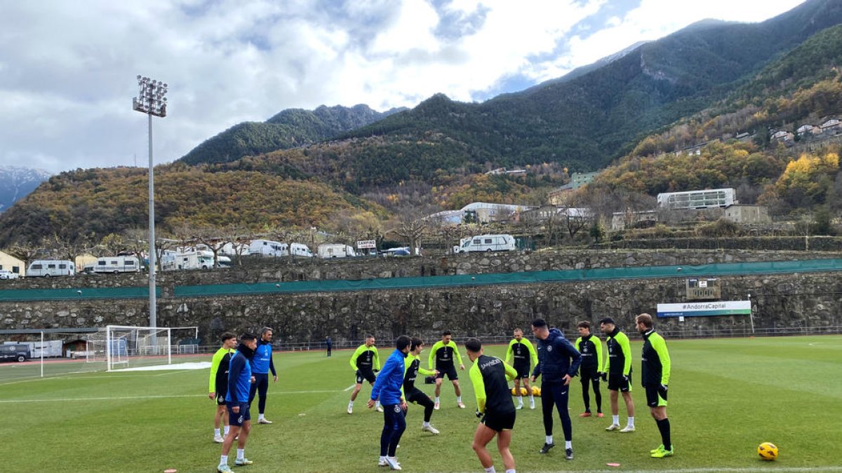 Entrenament dels tricolors al Comunal.