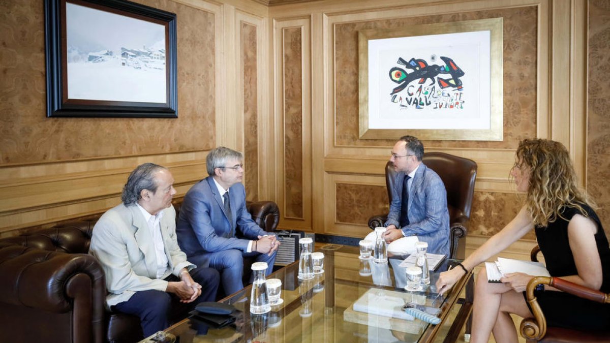 Xavier Espot amb Pohoreltsev i Zorzano.