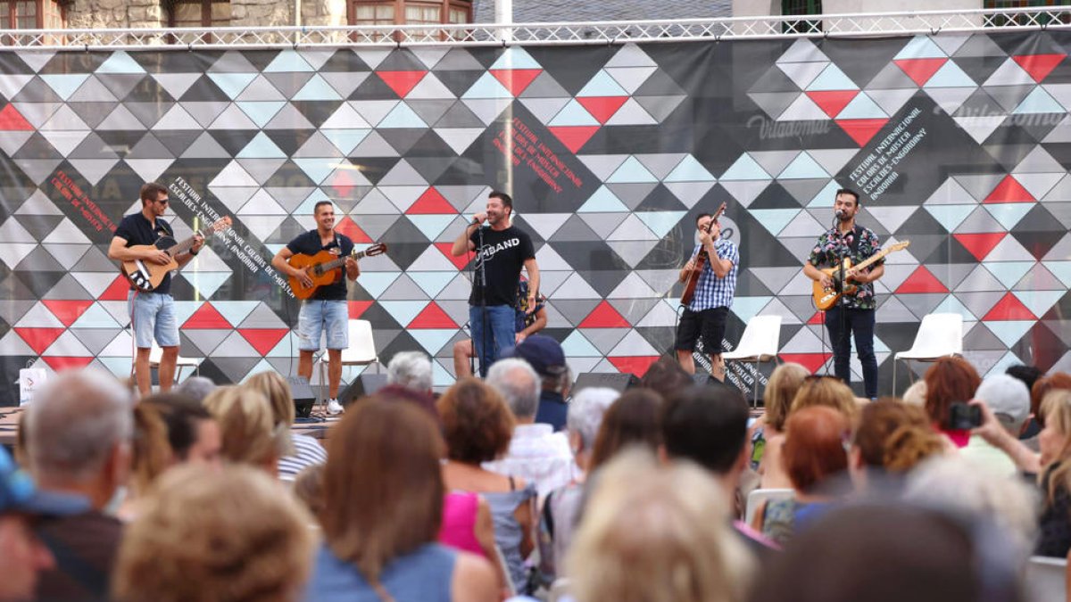 Un concert anterior del grup RumbAND.