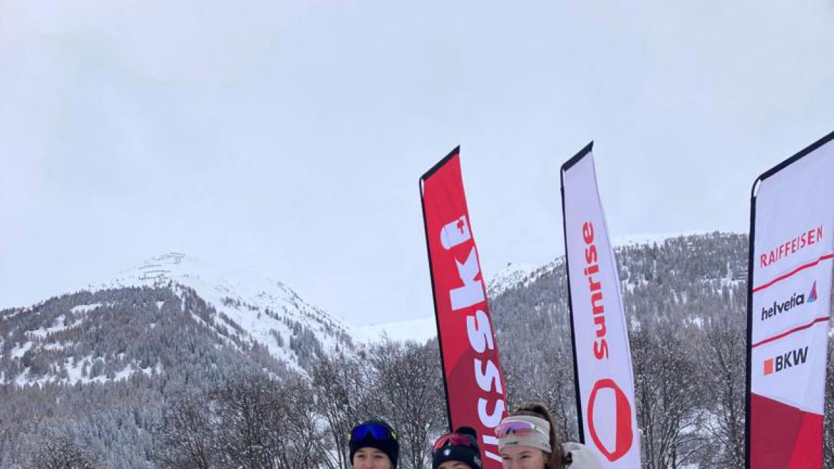 Gina del Rio, a l'esquerra.