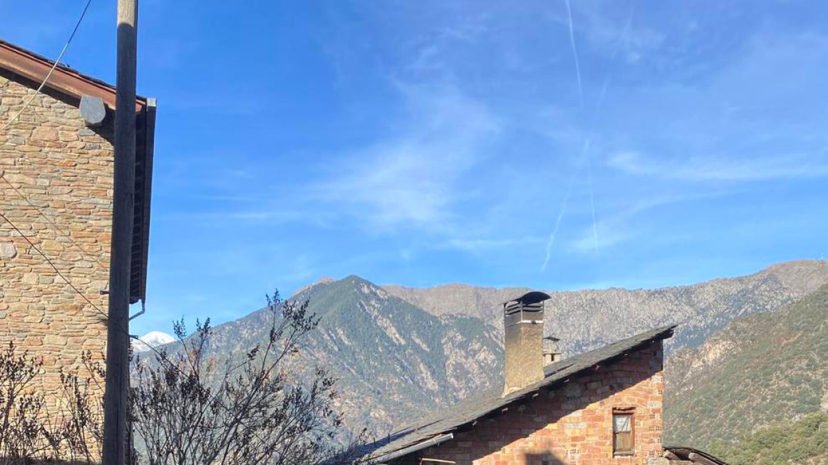 Cairat aposta per millorar l'estat de les vies i voreres