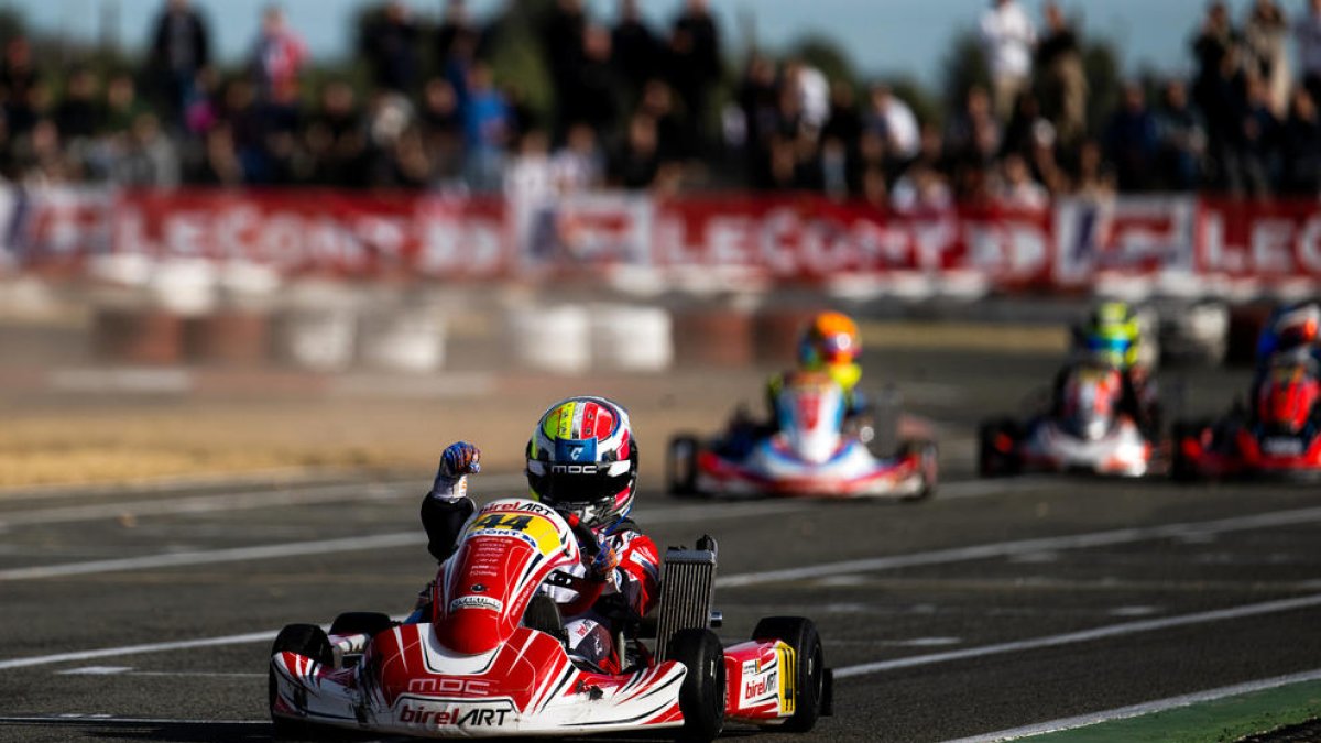 Tony Cachafeiro va guanyar al circuit de Chiva.