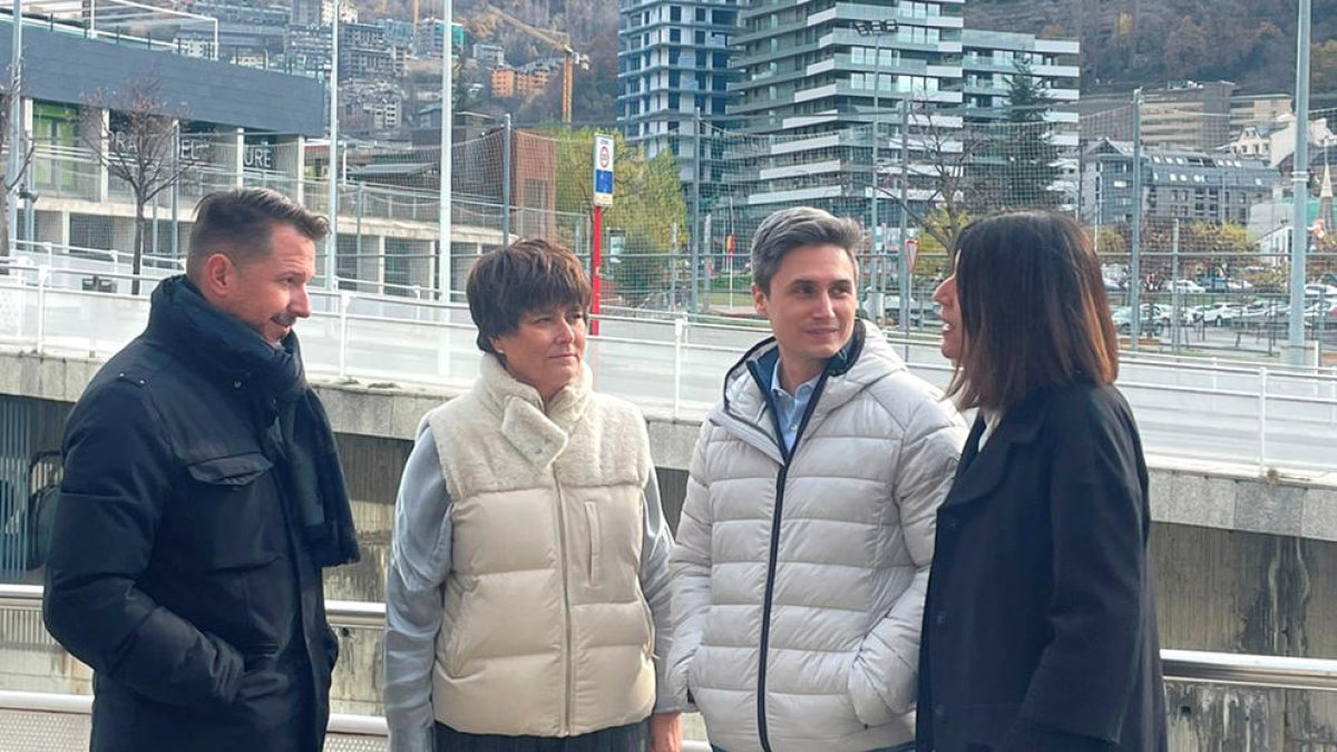 Els candidats ahir al Clot d'Emprivat.