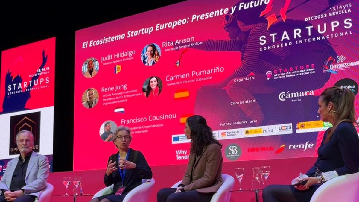 La directora d'Andorra Business, Judit Hidalgo, durant la seva ponència