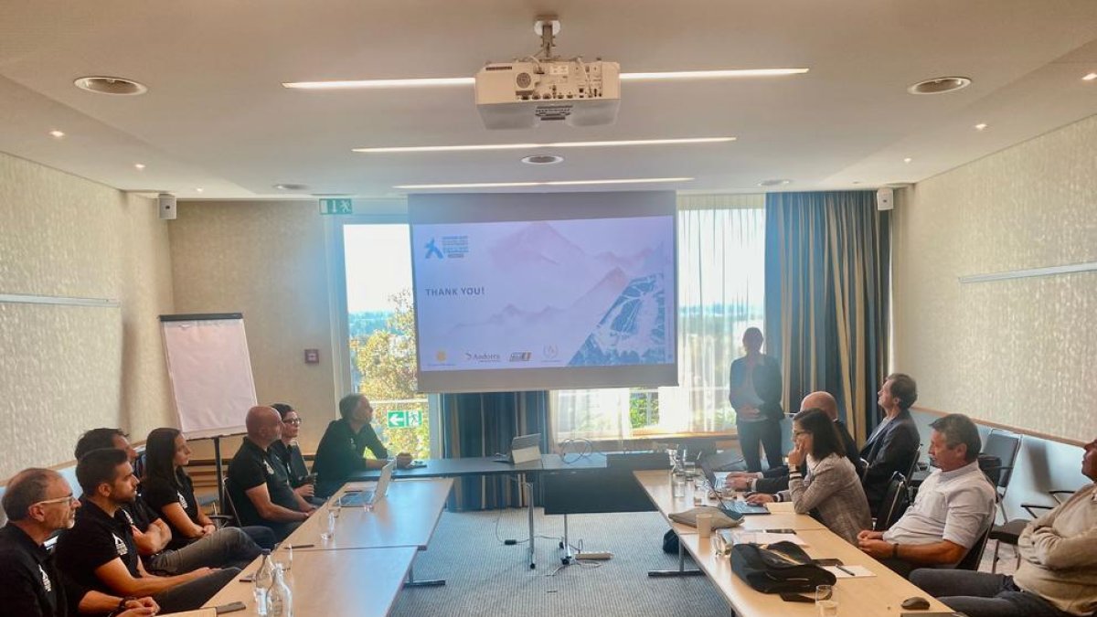 El comitè tècnic de la candidatura Andorra 2029 durant la presentació davant la FIS