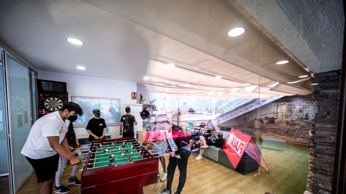 Usuaris del Rusc el dia de l'estrena de les instal·lacions.