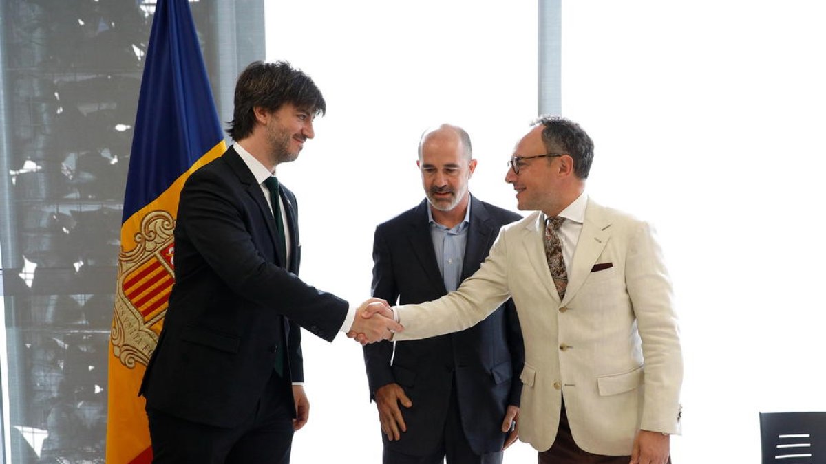 Carles Ensenyat i Xavier Espot han signat el conveni aquest matí