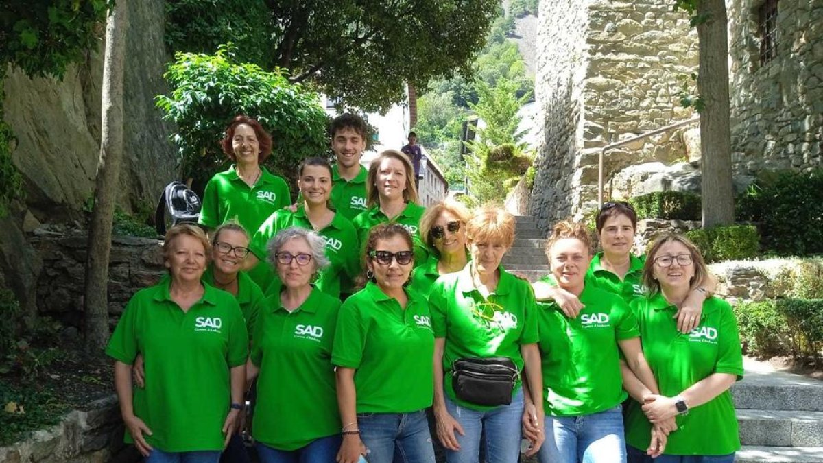 Personal el Servei d'Atenció Domiciliària (SAD) amb el nou uniforme