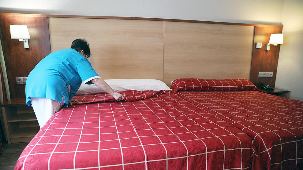 Una treballadora en un establiment.