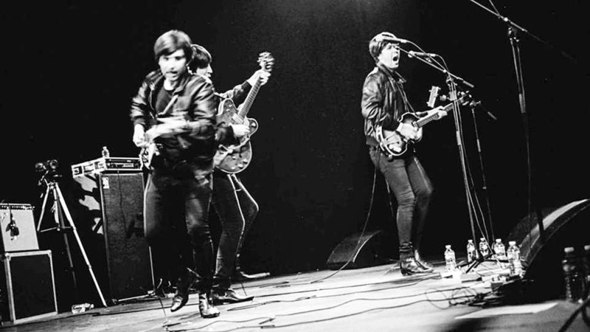La banda The Flaming Shakers.