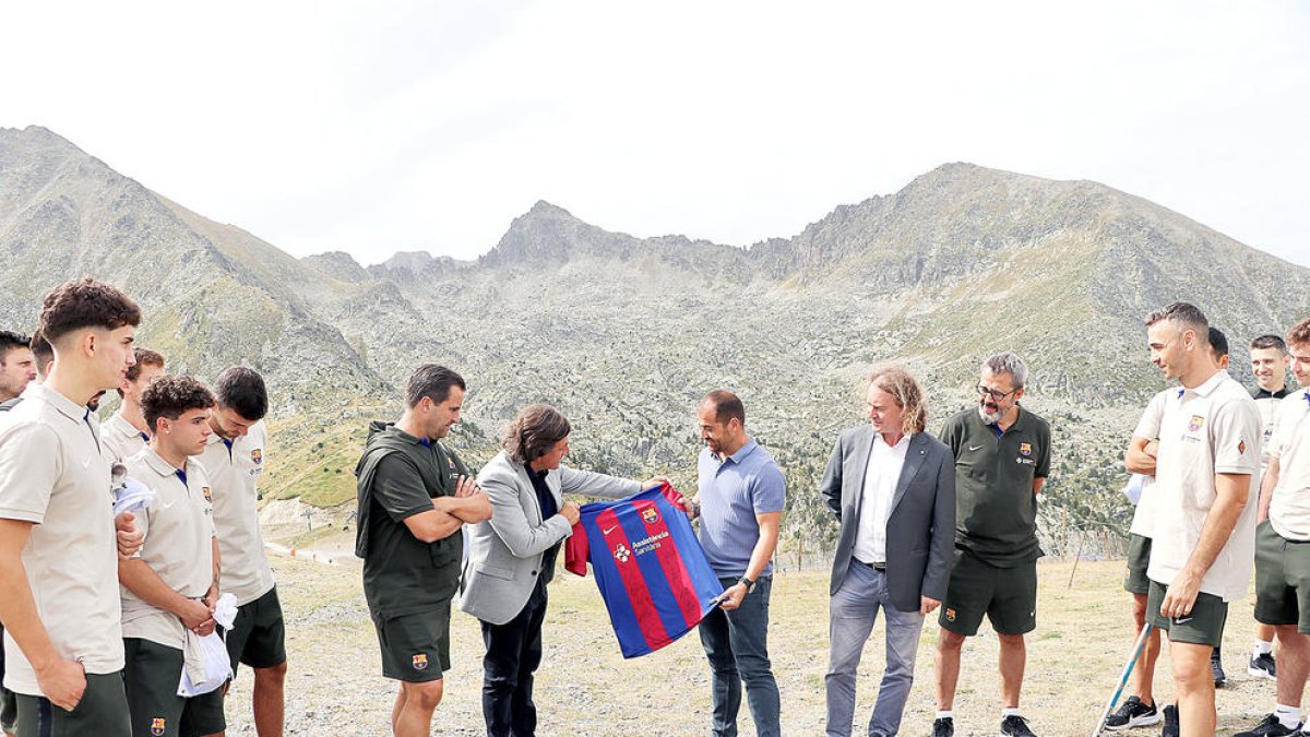 L'equip del Barça amb Nino Marot, a Solanelles.