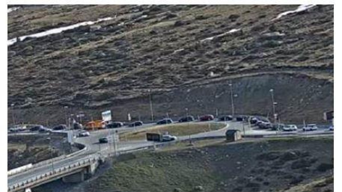 Cues de sortida al Pas de la Casa aquesta tarda